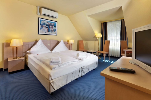 Hotel TRYP by Wyndham Lübeck Aquamarin